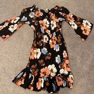 Perfect for a spring/ summer baby shower, wedding shower, or event